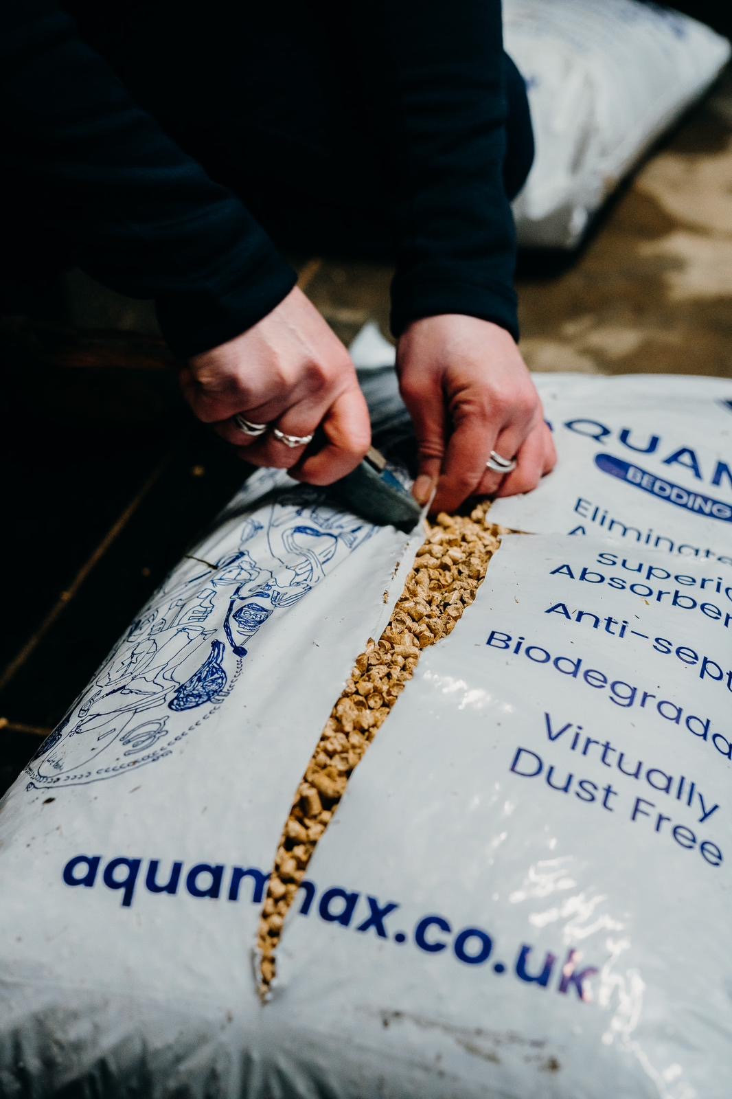 Pine crumb pellet  horse bedding